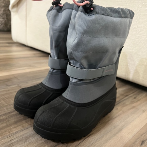 Columbia Big Kids Size 7 Powderbug Plus II Boots Black Grey Waterproof - Picture 3 of 8